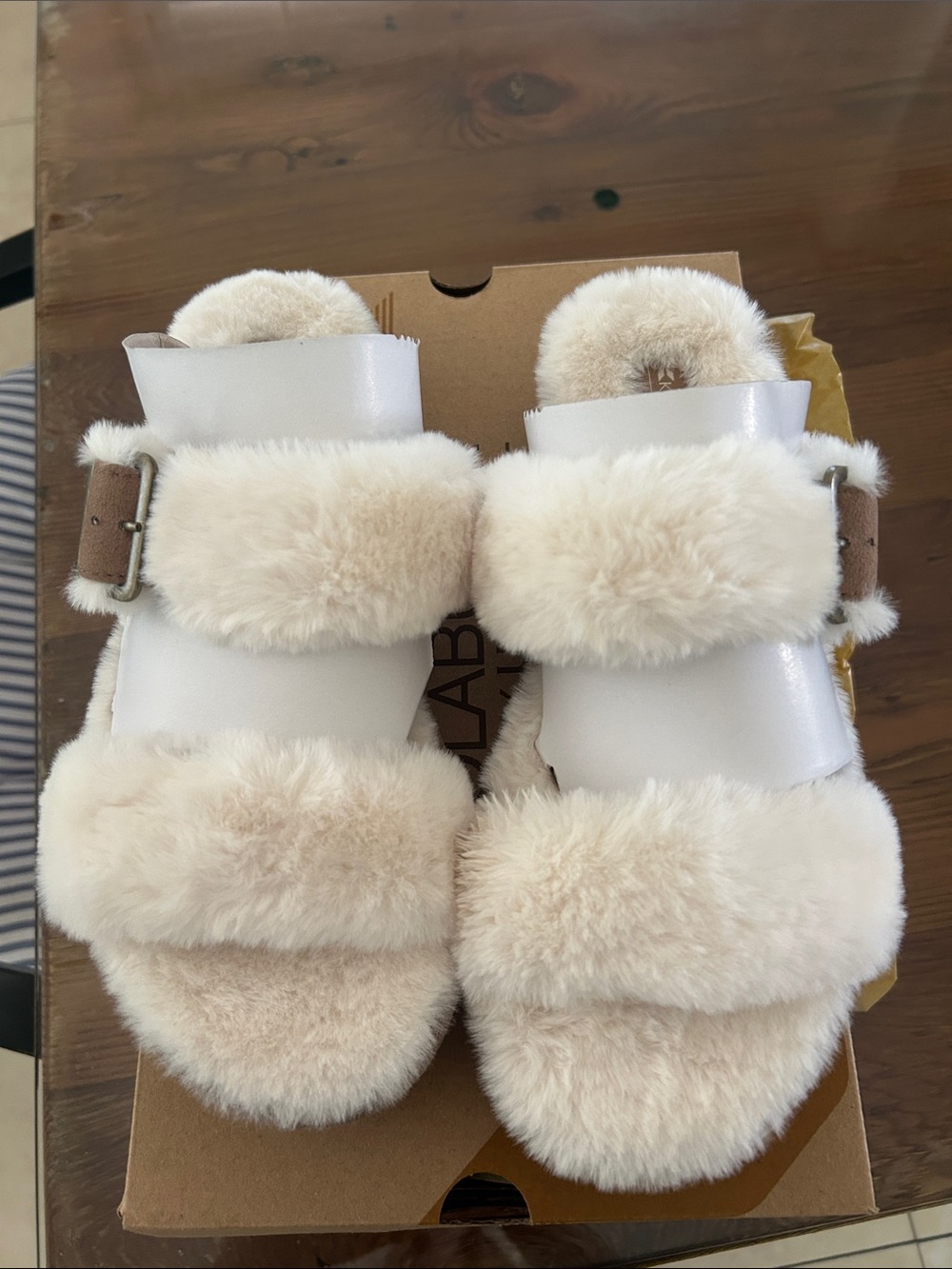 Cozy Cream Faux-Shearling Slide Sandals